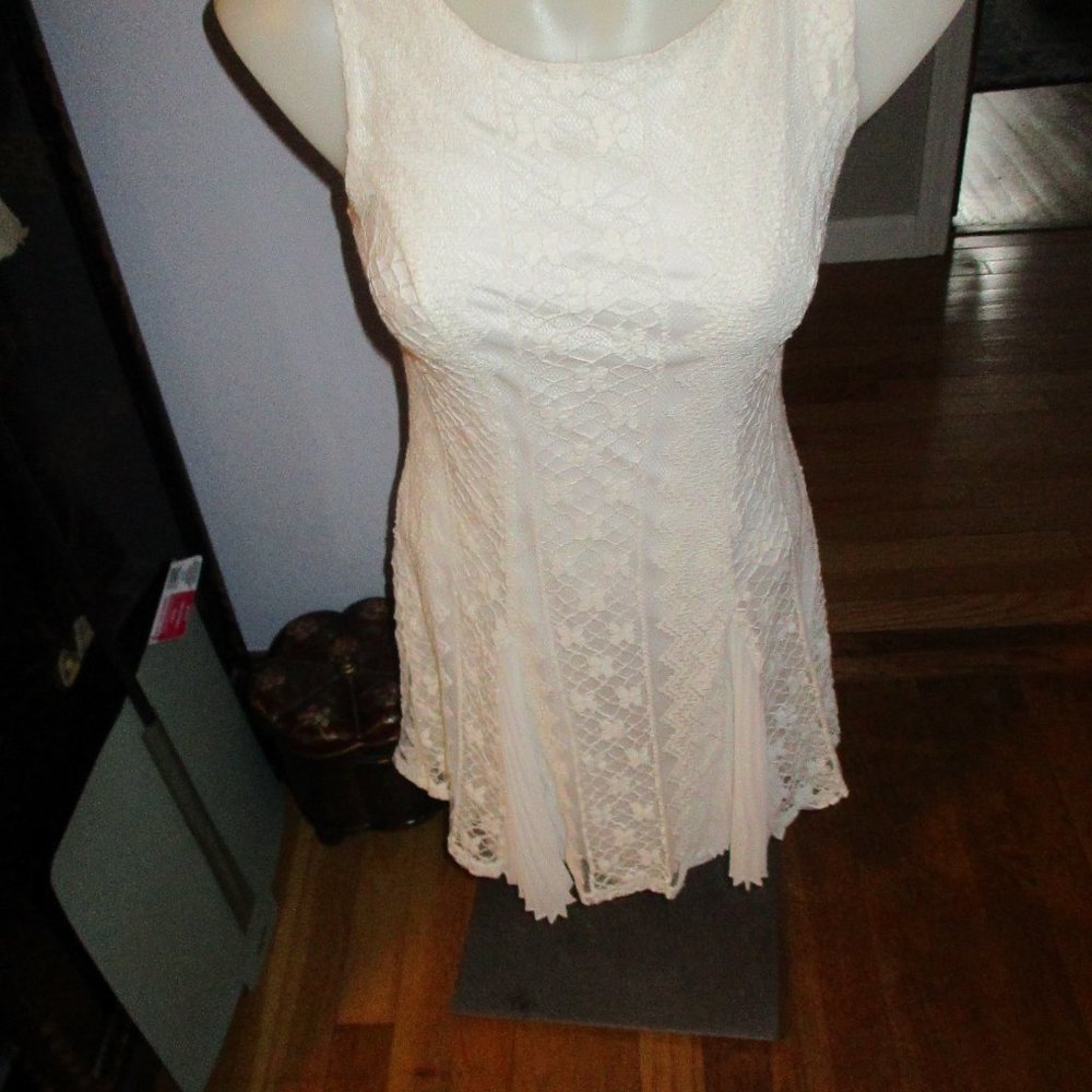DISNEY BEAUTY AND THE BEAST WHITE DRESS SZ m GIRLS